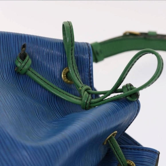 LOUIS VUITTON Epi Tricolor Shoulder Bag - Picture 7 of 14